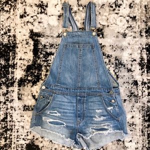 American Eagle distressed overall shorts